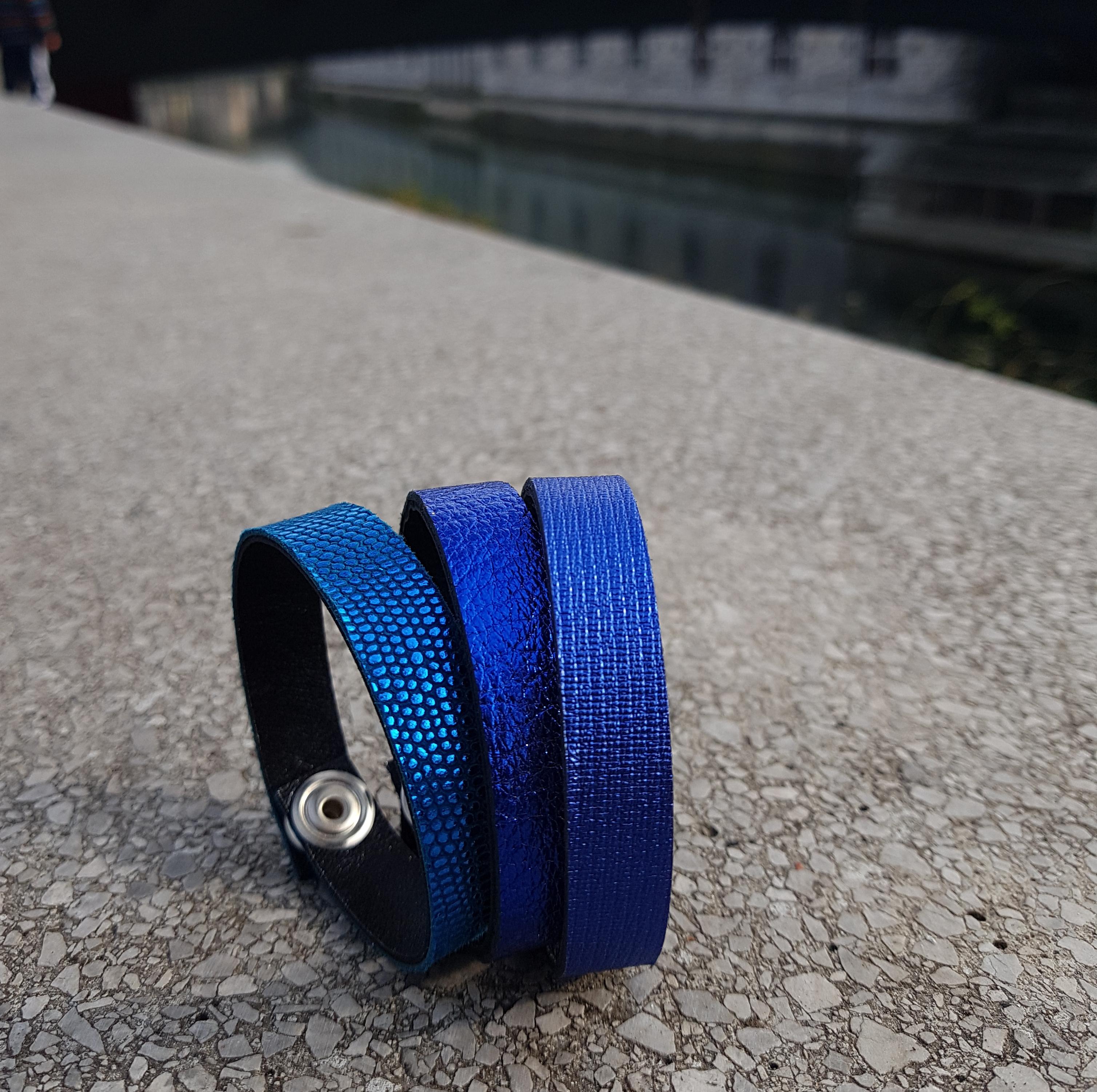 triplet blue