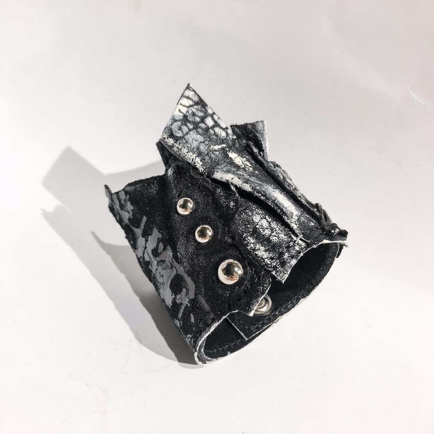 unikatna usnjena zapestnica Edge Unisex EvilEve unikatna usnjena zapestnica Edge Unisex EvilEve
