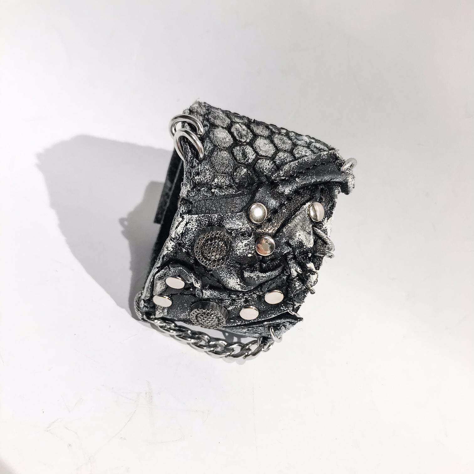 unikatna usnjena zapestnica Bite Unisex EvilEve unikatna usnjena zapestnica Bite Unisex EvilEve