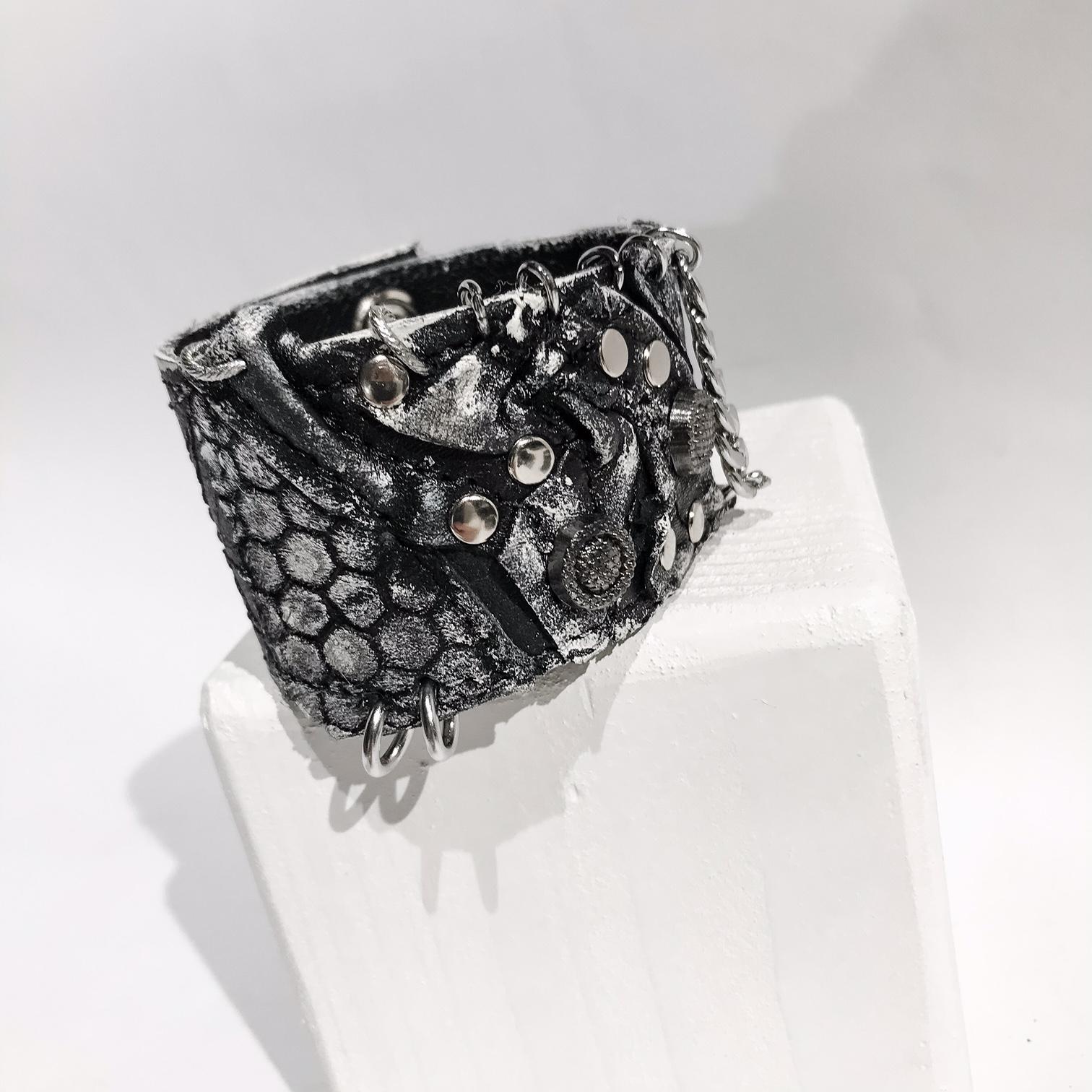 unikatna usnjena zapestnica Bite Unisex EvilEve unikatna usnjena zapestnica Bite Unisex EvilEve