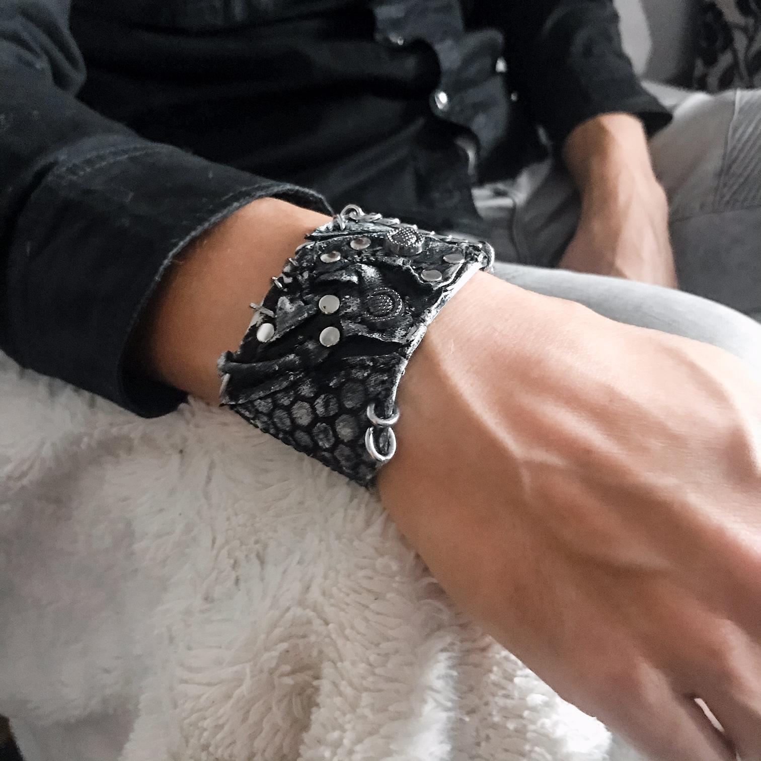 unikatna usnjena zapestnica Bite Unisex EvilEve unikatna usnjena zapestnica Bite Unisex EvilEve