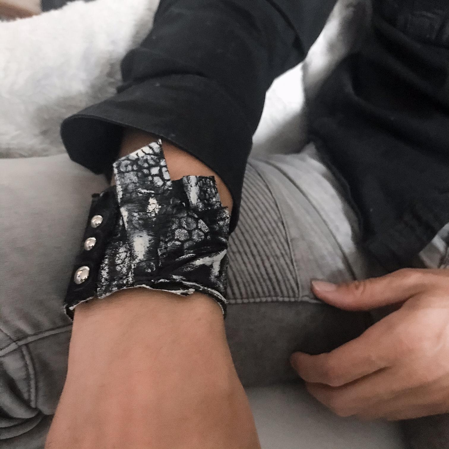 unikatna usnjena zapestnica Edge Unisex EvilEve unikatna usnjena zapestnica Edge Unisex EvilEve