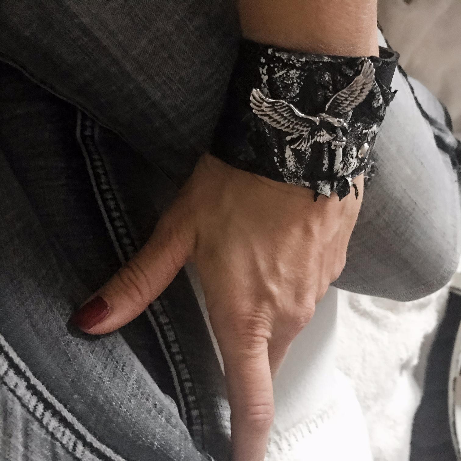 Unikatna usnjena zapestnica Eagle Unisex EvilEve Unikatna usnjena zapestnica Eagle Unisex EvilEve