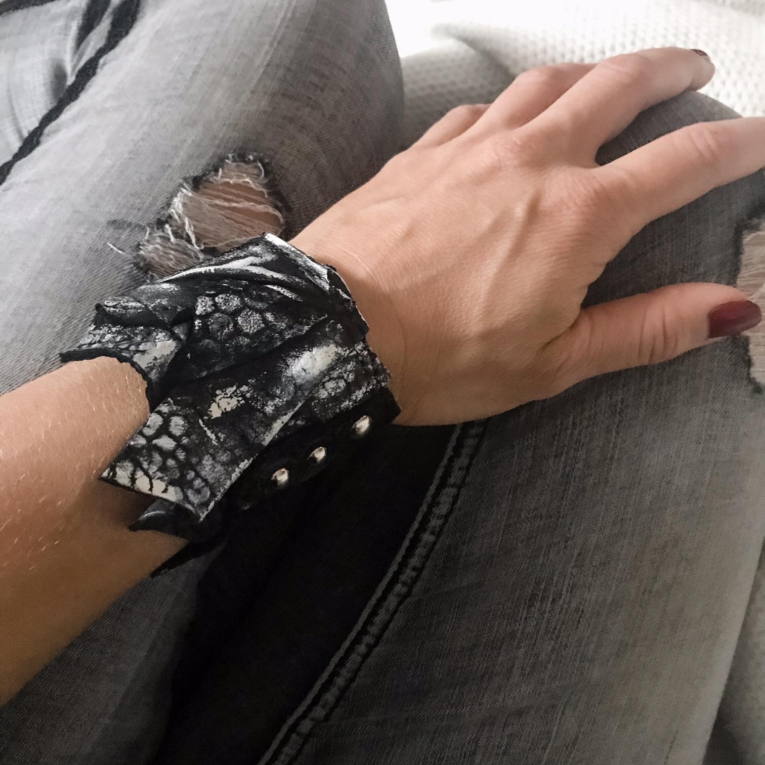unikatna usnjena zapestnica Edge Unisex EvilEve unikatna usnjena zapestnica Edge Unisex EvilEve