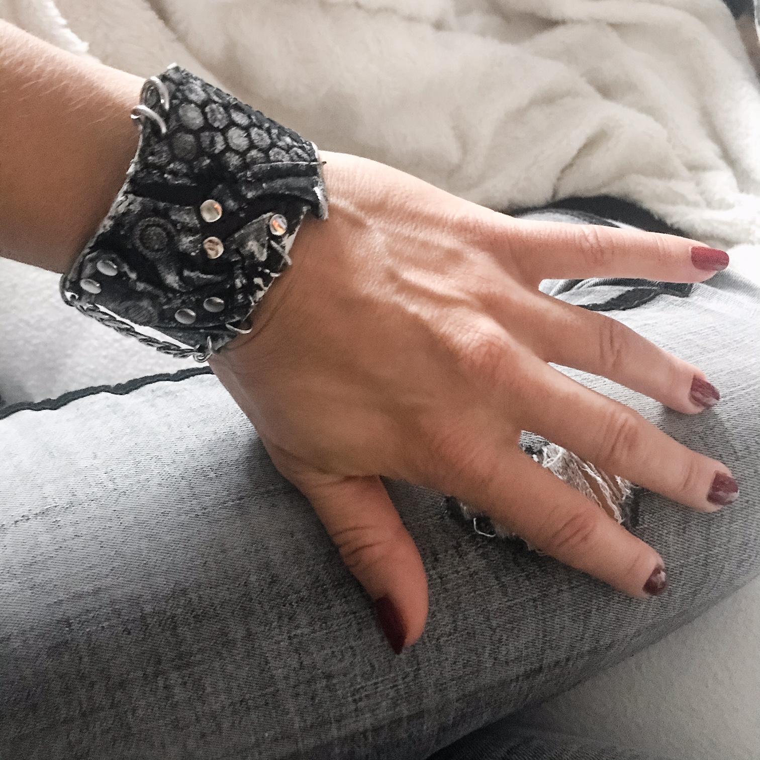 unikatna usnjena zapestnica Bite Unisex EvilEve unikatna usnjena zapestnica Bite Unisex EvilEve